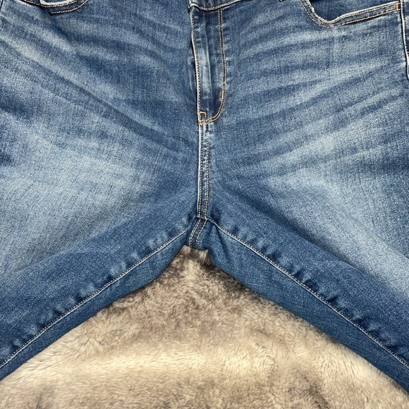COPY - American Eagle Next Level Low-Rise Jegging - Picture 5 of 7